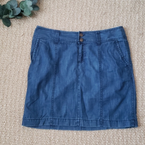 💥Caslon Dark Chambray Mini Skirt size 2 - Picture 3 of 8